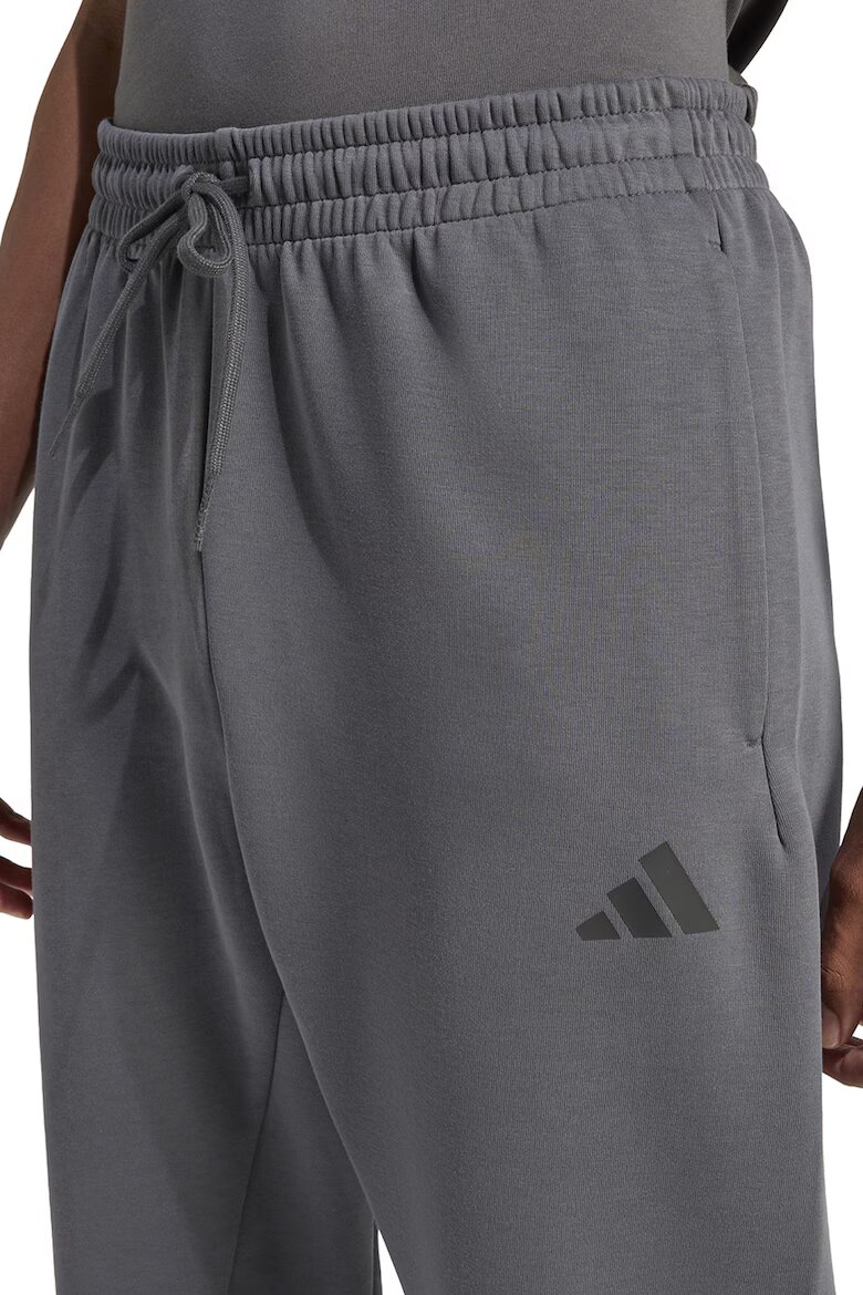 adidas Sportswear Спортен панталон с памук с лого Сив