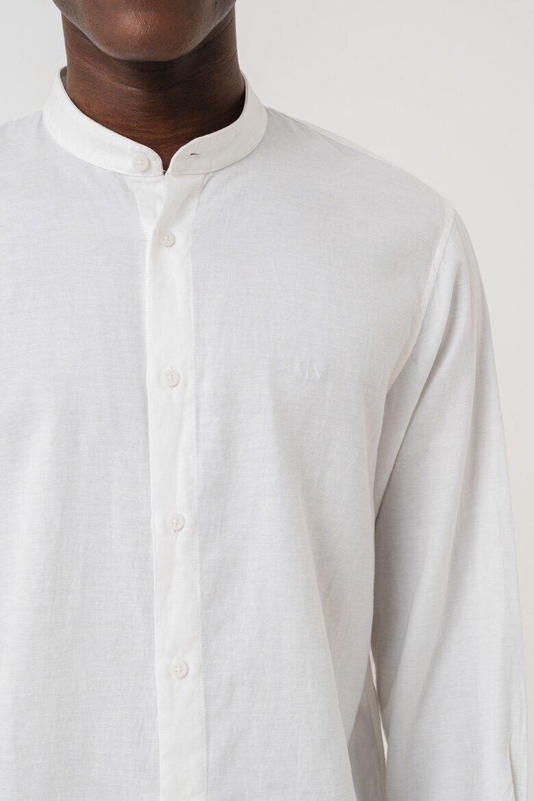 ARMANI EXCHANGE Риза с лиосел и лен с яка Henley Бял