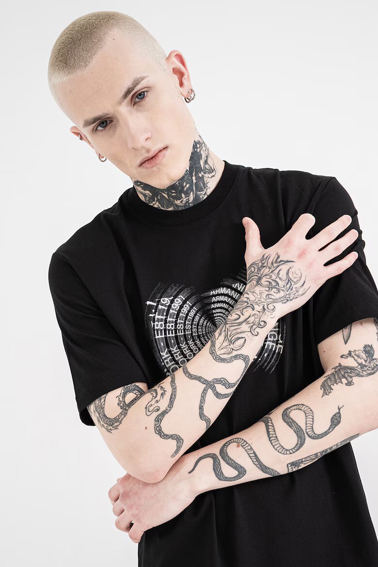 ARMANI EXCHANGE Тениска с овално деколте и графика Черен/Мръснобял