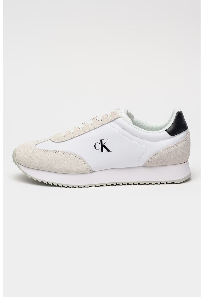 CALVIN KLEIN JEANS Маратонки под глезена Retro Runner с велур - Бял/Сив