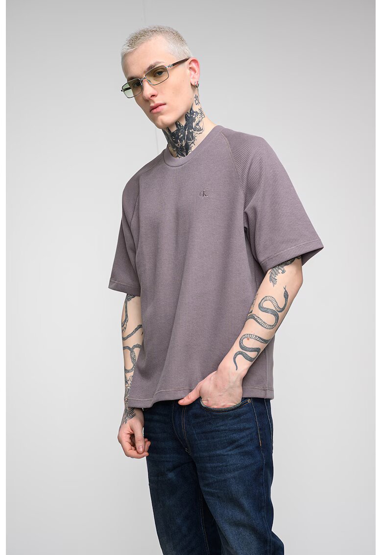 CALVIN KLEIN JEANS Рипсена тениска с ръкави реглан - Сиво-кафяв