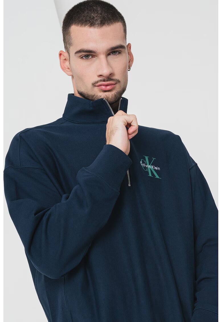 CALVIN KLEIN JEANS Суитшърт с къс цип и лого - Ултрамарин синьо/Папратово зелено