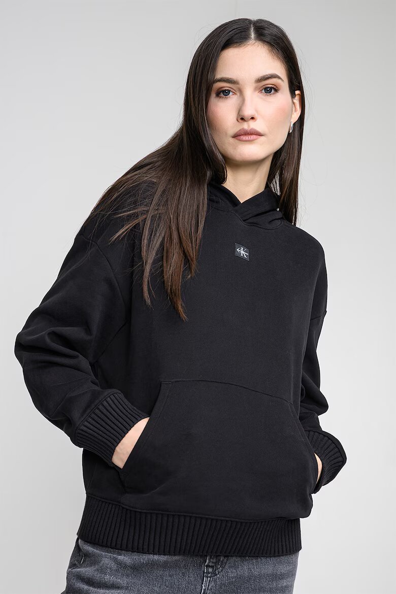 CALVIN KLEIN JEANS Свободно худи с джоб кенгуру Черен