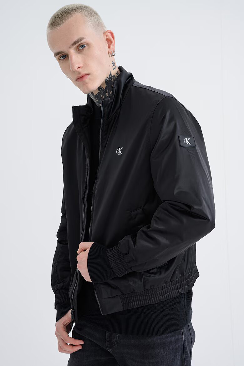 CALVIN KLEIN JEANS Яке с цип и джобове Черен