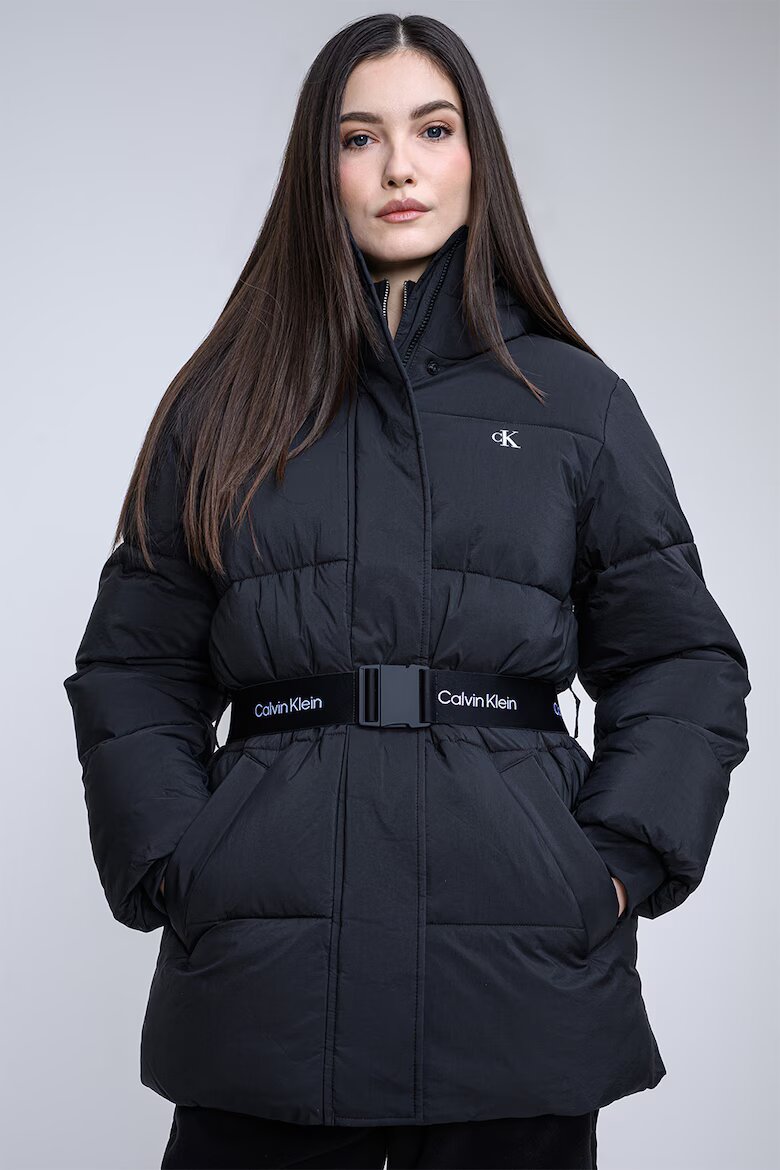CALVIN KLEIN JEANS Зимно яке с колан с лого Черен