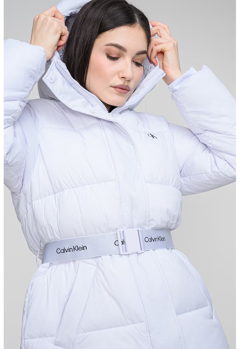 CALVIN KLEIN JEANS Зимно яке с колан с лого - Лилав