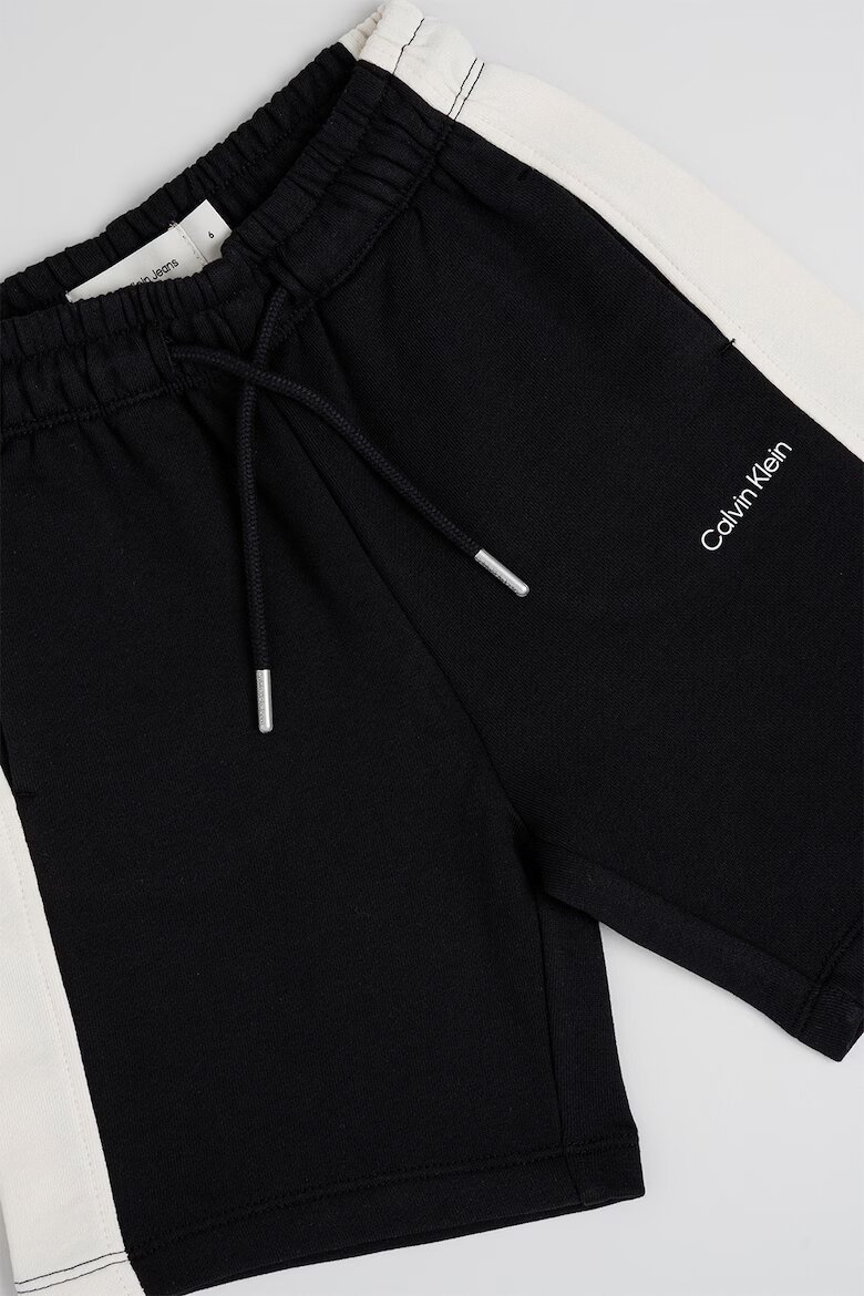 CALVIN KLEIN Памучен къс панталон Слонова кост/Черен