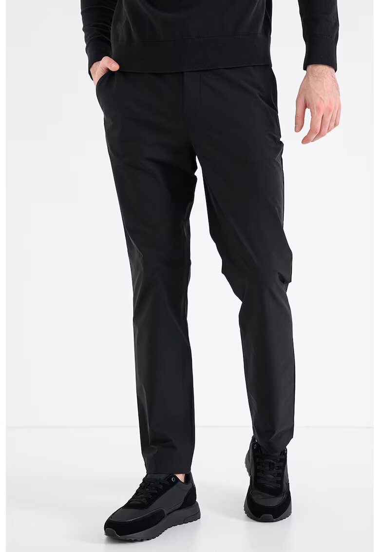 CALVIN KLEIN Слим панталон чино - Черен