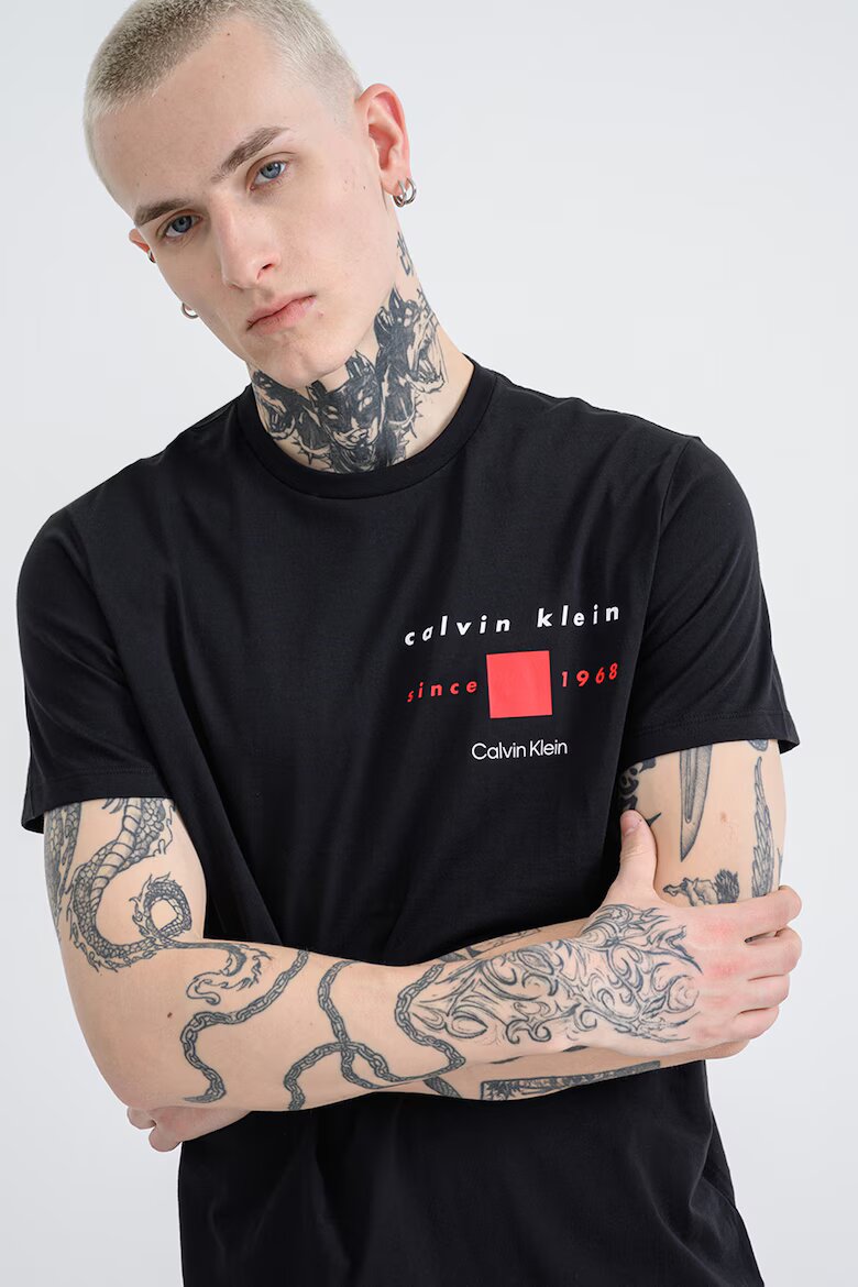 CALVIN KLEIN Стандартна тениска с лого Червен/Черен