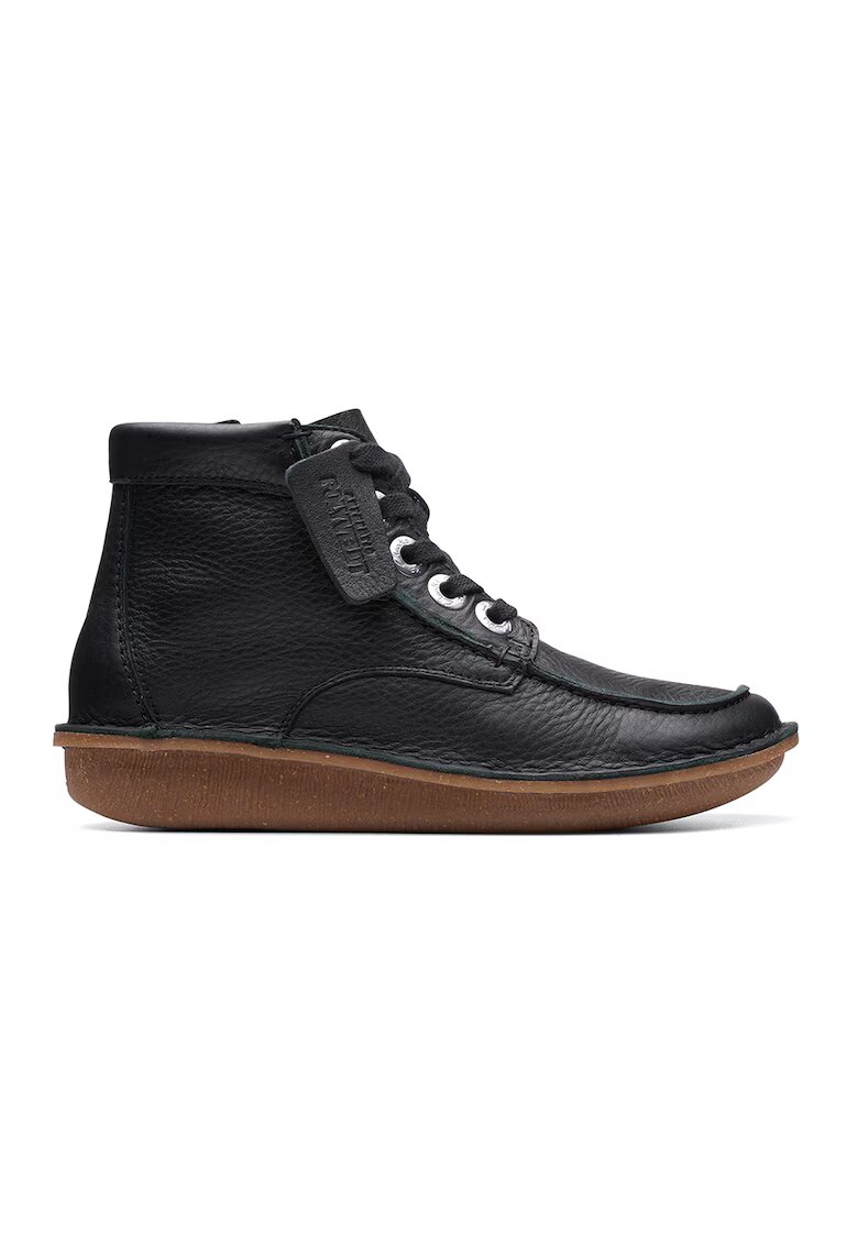 Clarks Боти Funny Cedar от набук - Черен