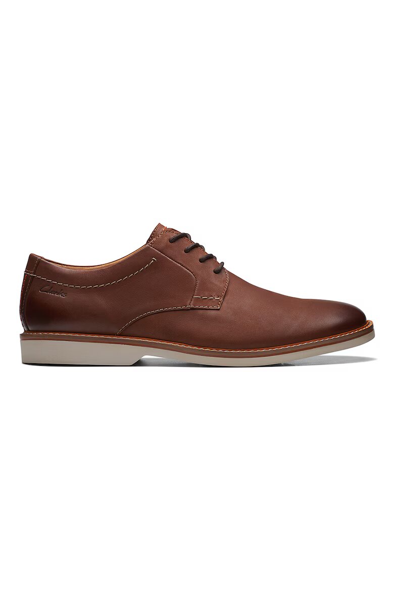 Clarks Кожени обувки Atticus тип Derby с овален връх Кафяв