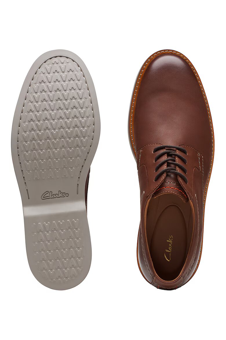 Clarks Кожени обувки Atticus тип Derby с овален връх Кафяв
