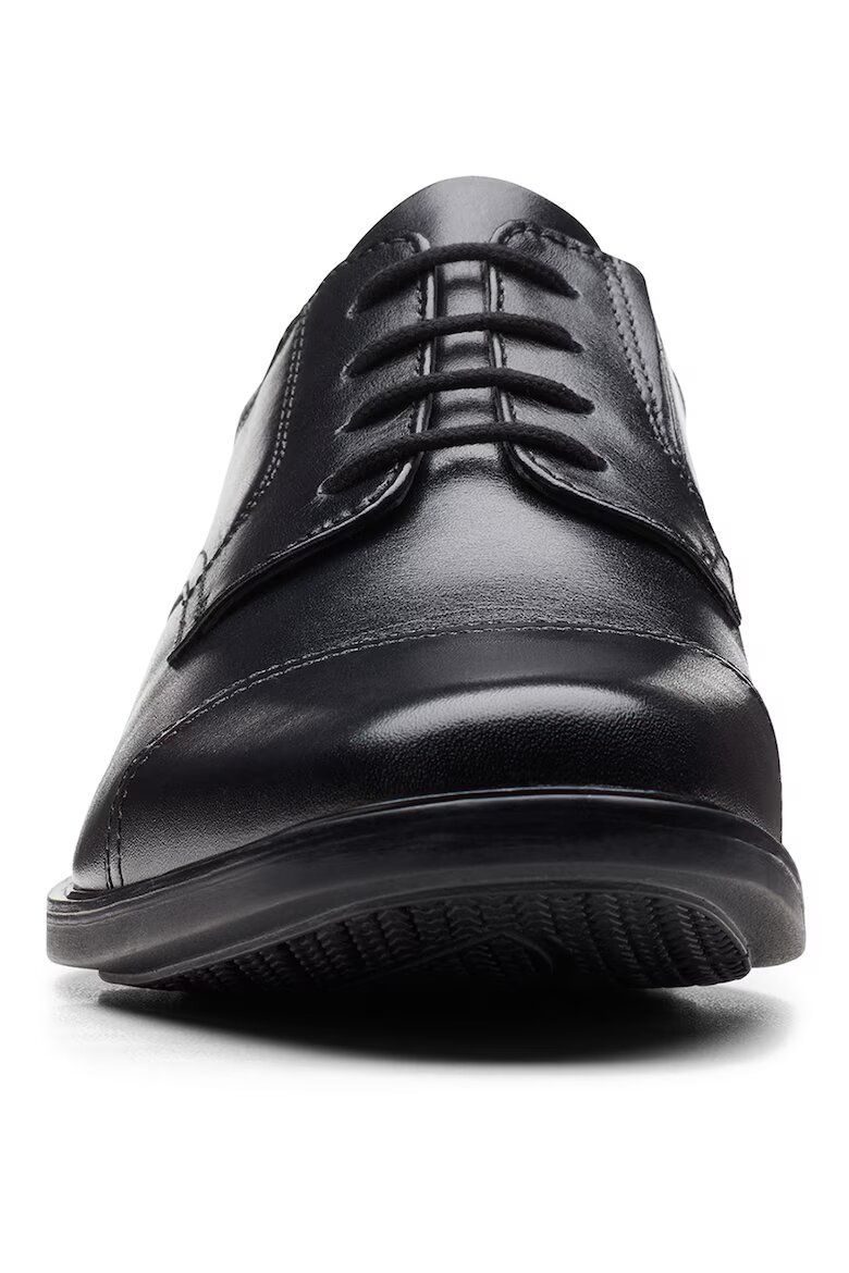 Clarks Кожени обувки Howard Cap Derby Черен