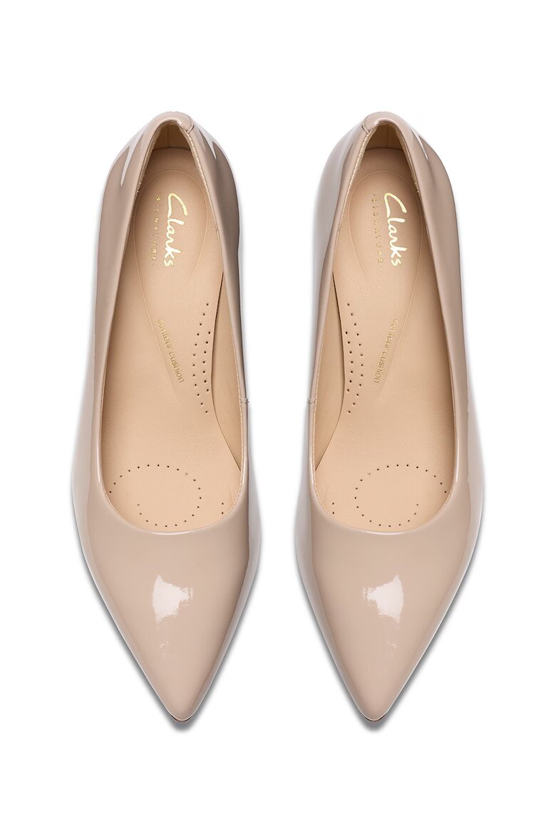Clarks Кожени обувки с остър връх Бежов
