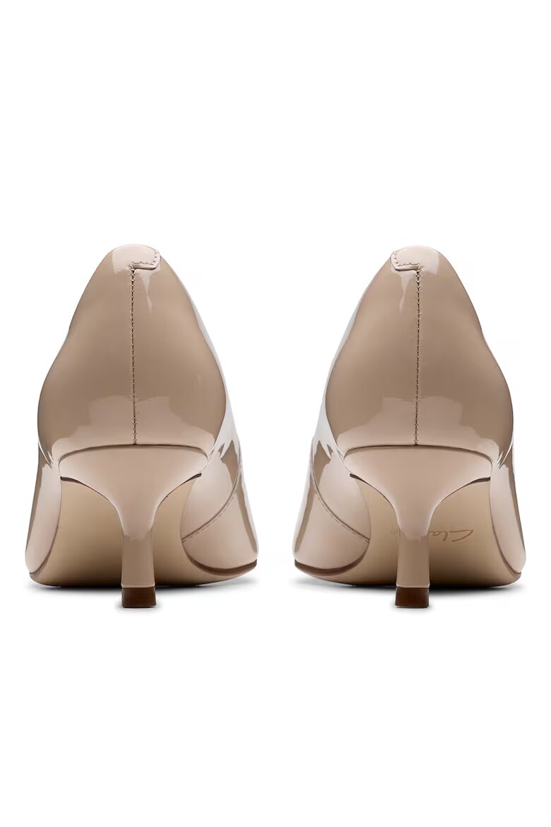 Clarks Кожени обувки с остър връх Бежов