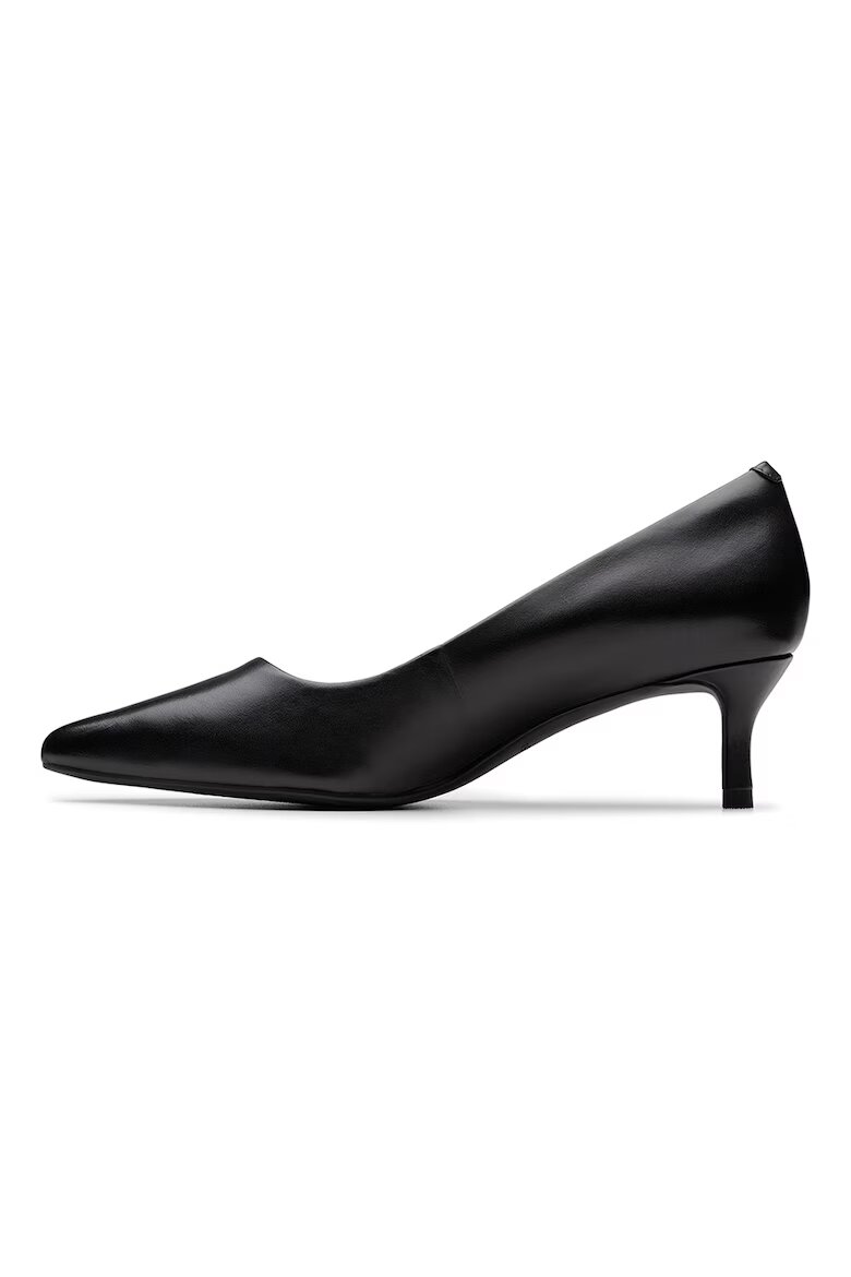 Clarks Кожени обувки с остър връх Черен