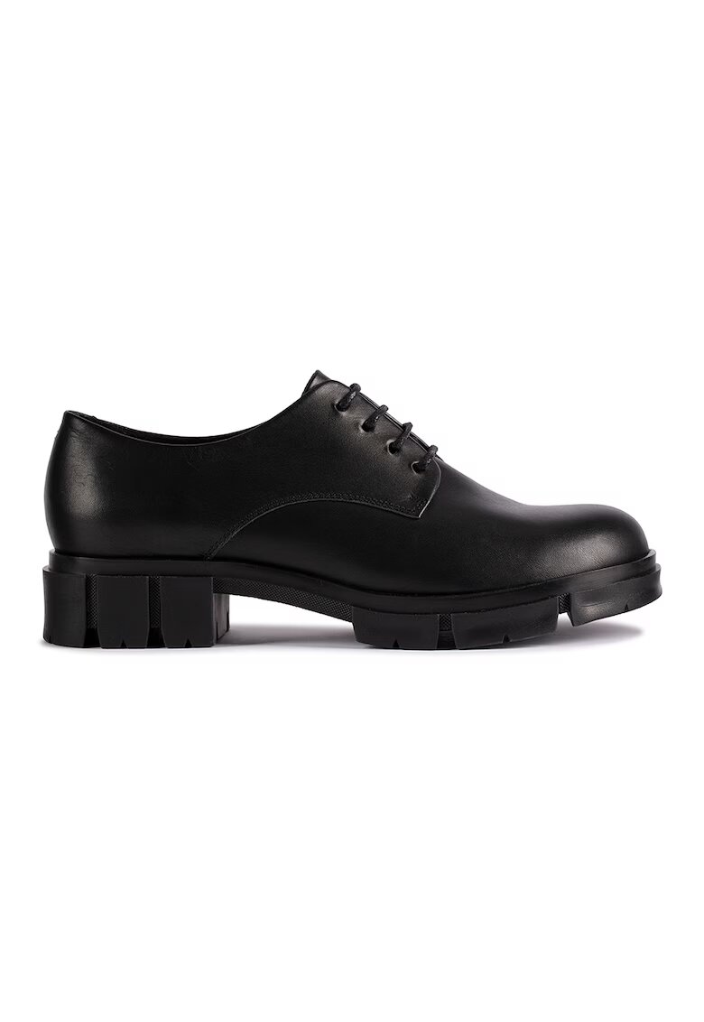 Clarks Кожени обувки Teala с масивен ток - Черен