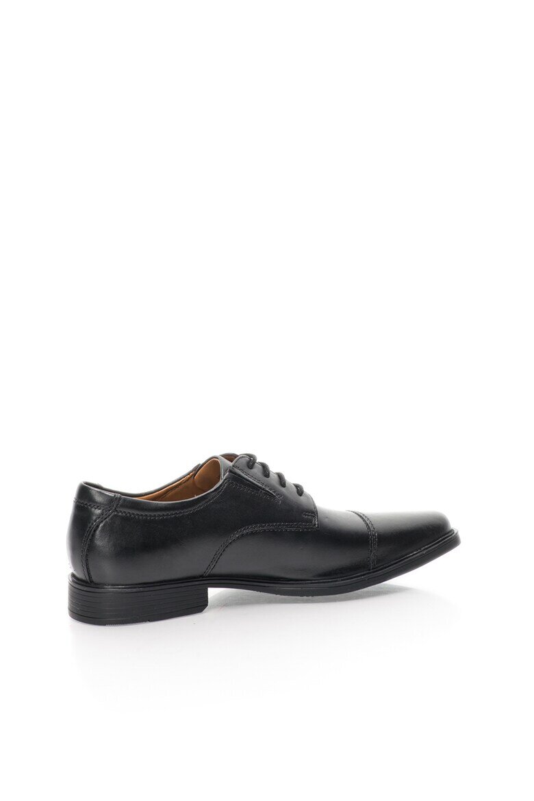 Clarks Кожени обувки Tilden с подсилен връх