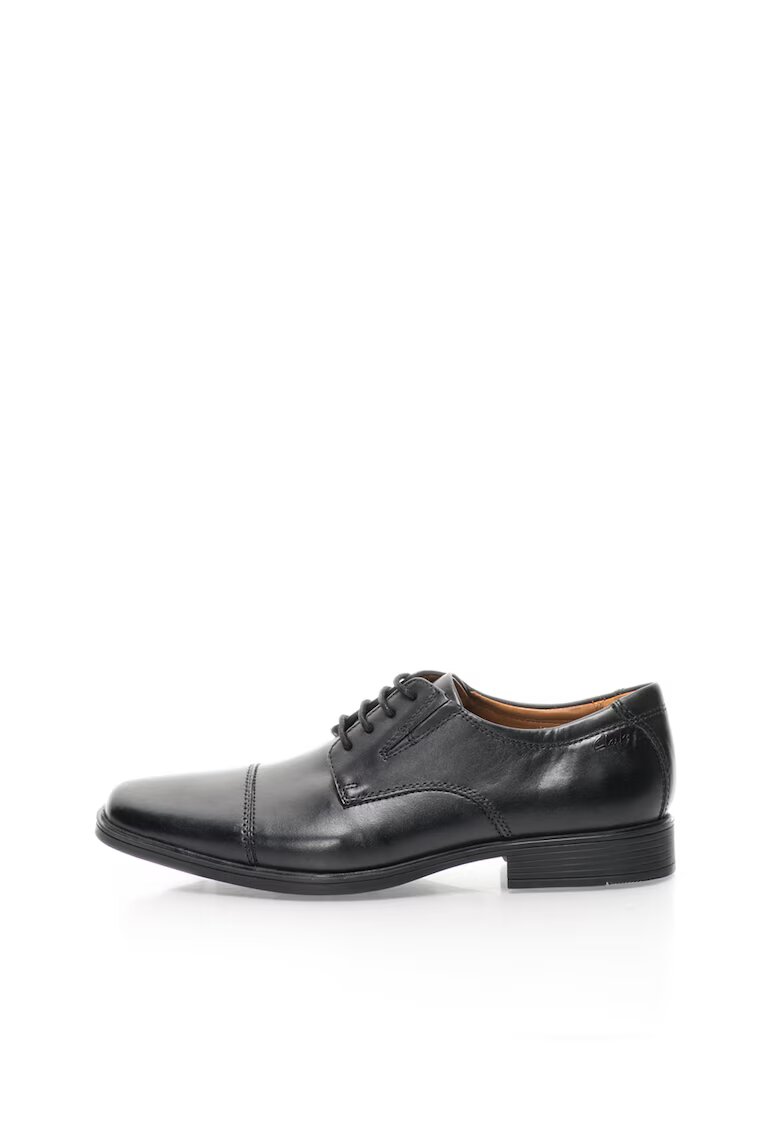 Clarks Кожени обувки Tilden с подсилен връх