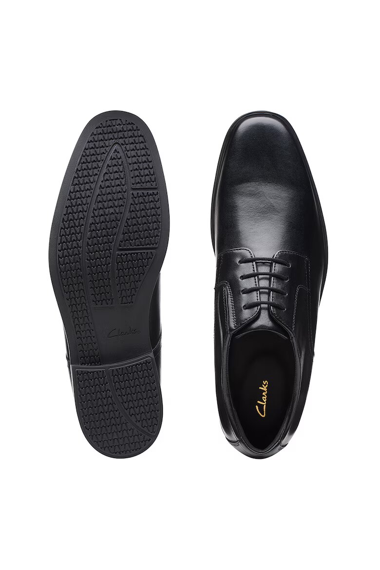 Clarks Обувки Derby Howard Walk Черен