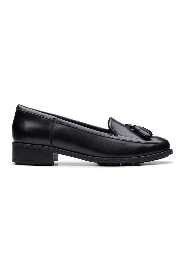 Clarks Скосени кожени мокасини Edge с пискюли