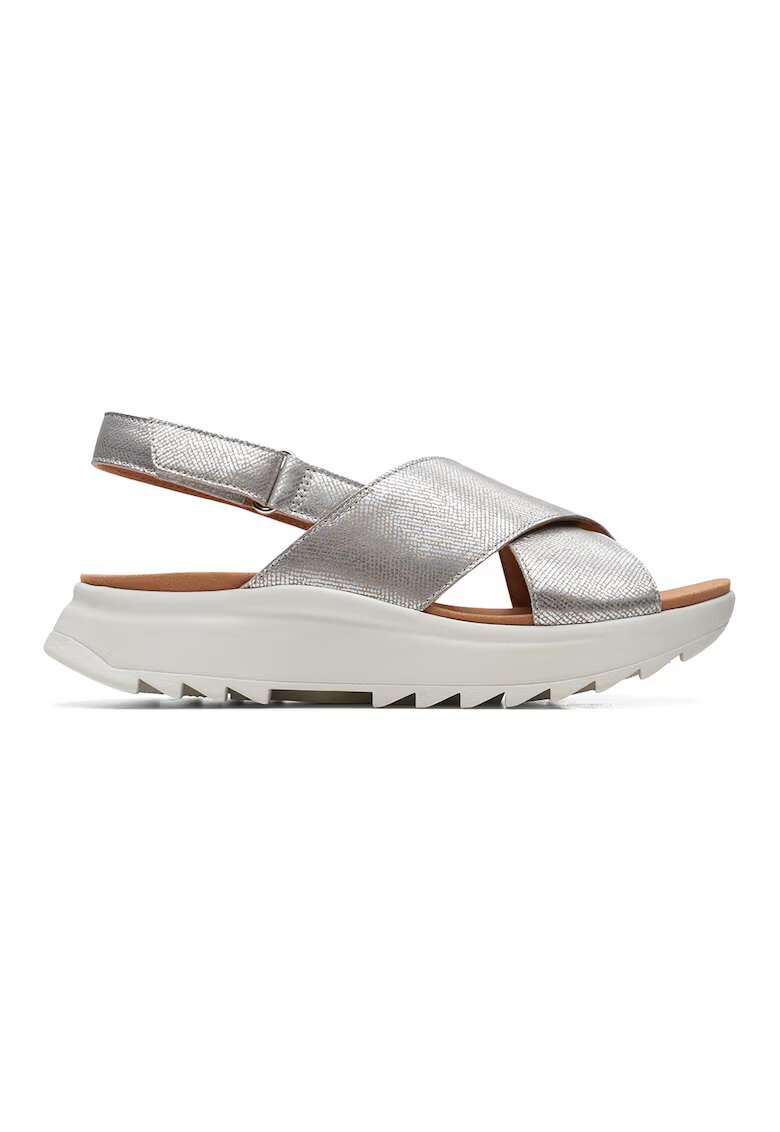 Clarks Скосени сандали Dashlite с кръстосани каишки - Сребрист