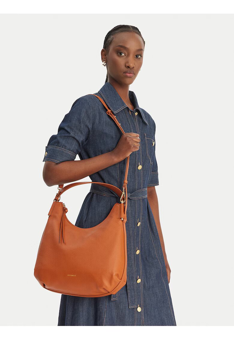 COCCINELLE Дамска чанта - естествена кожа - кафява - One Size INTL - комплект с торбичка за защита