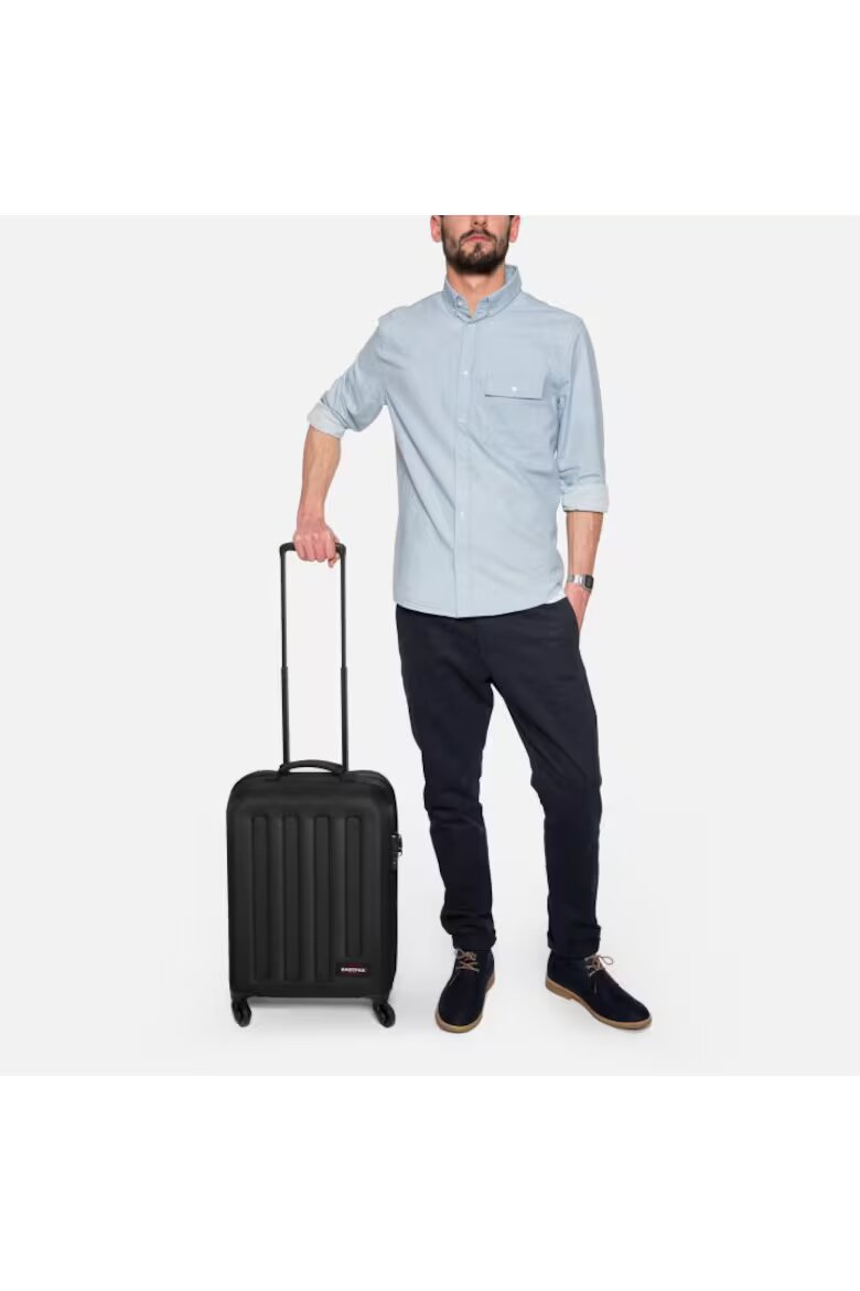 Eastpak Куфар Tranzshell Черен 32 l