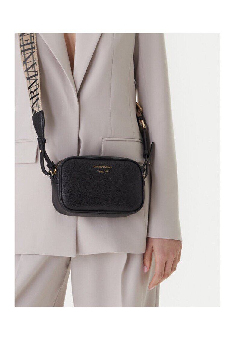 Emporio Armani Дамска чанта черна/сребърна - от екологична кожа - модел EW000537 AF12103
