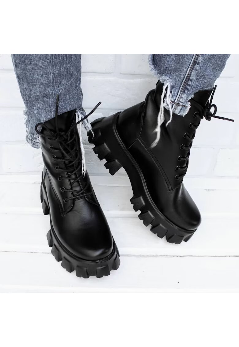 Exclusives Bocanci din piele naturala - cu siret si talpa cu aspect masiv Classic - Черен