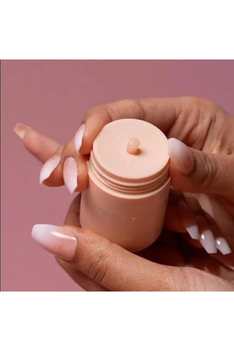 Fenty Възстановяваща маска за устни Skin Плюшен пудин Маска за устни Топла канела 15 гр
