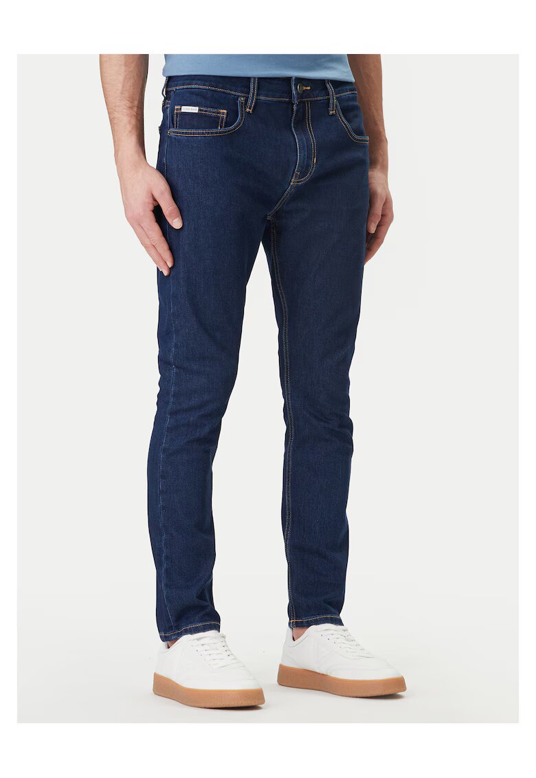 GUESS JEANS Мъжки дънки - тъмносини - цип - 68% памук - 30% полиестер - 2% еластан