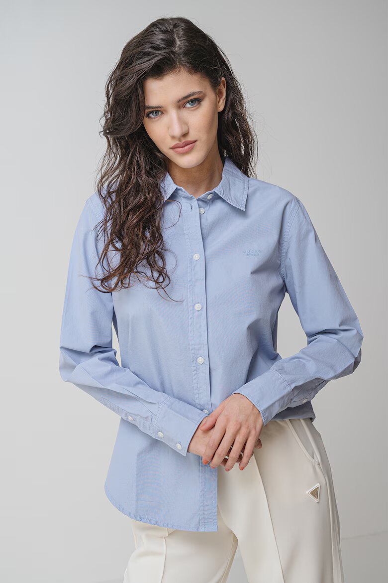 GUESS JEANS Памучна риза с класическа яка Светлосин
