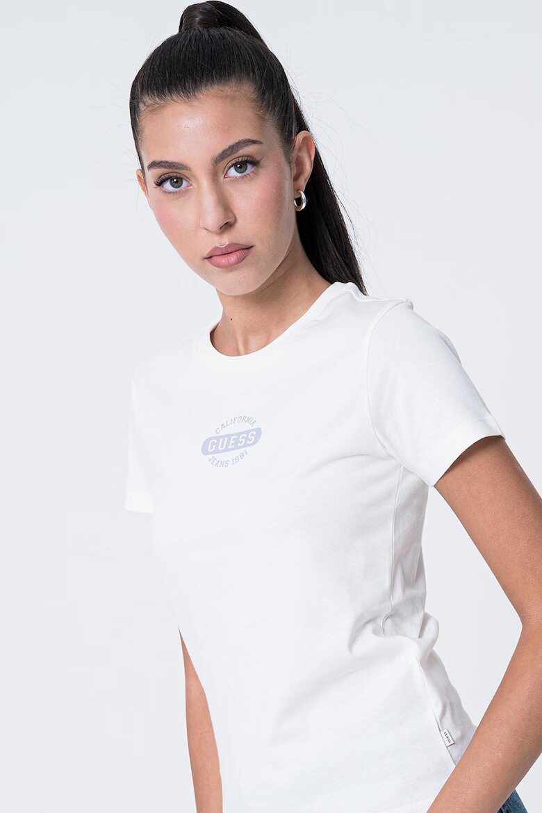 GUESS JEANS Памучна тениска с овално деколте Бял