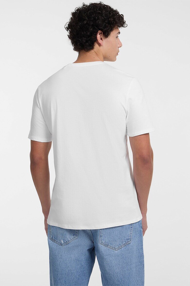 GUESS JEANS Стандартна тениска с овално деколте Бял/Лилав/Персийско зелено