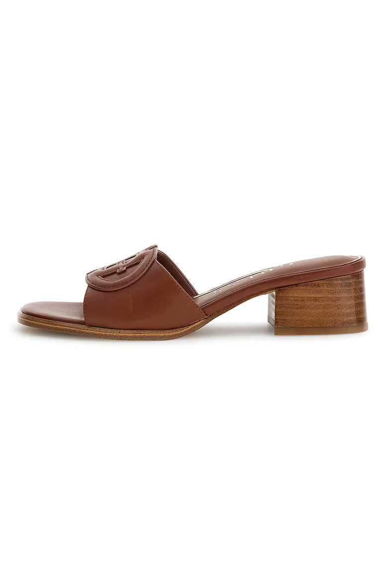 GUESS Кожени чехли с масивен ток Кафяв
