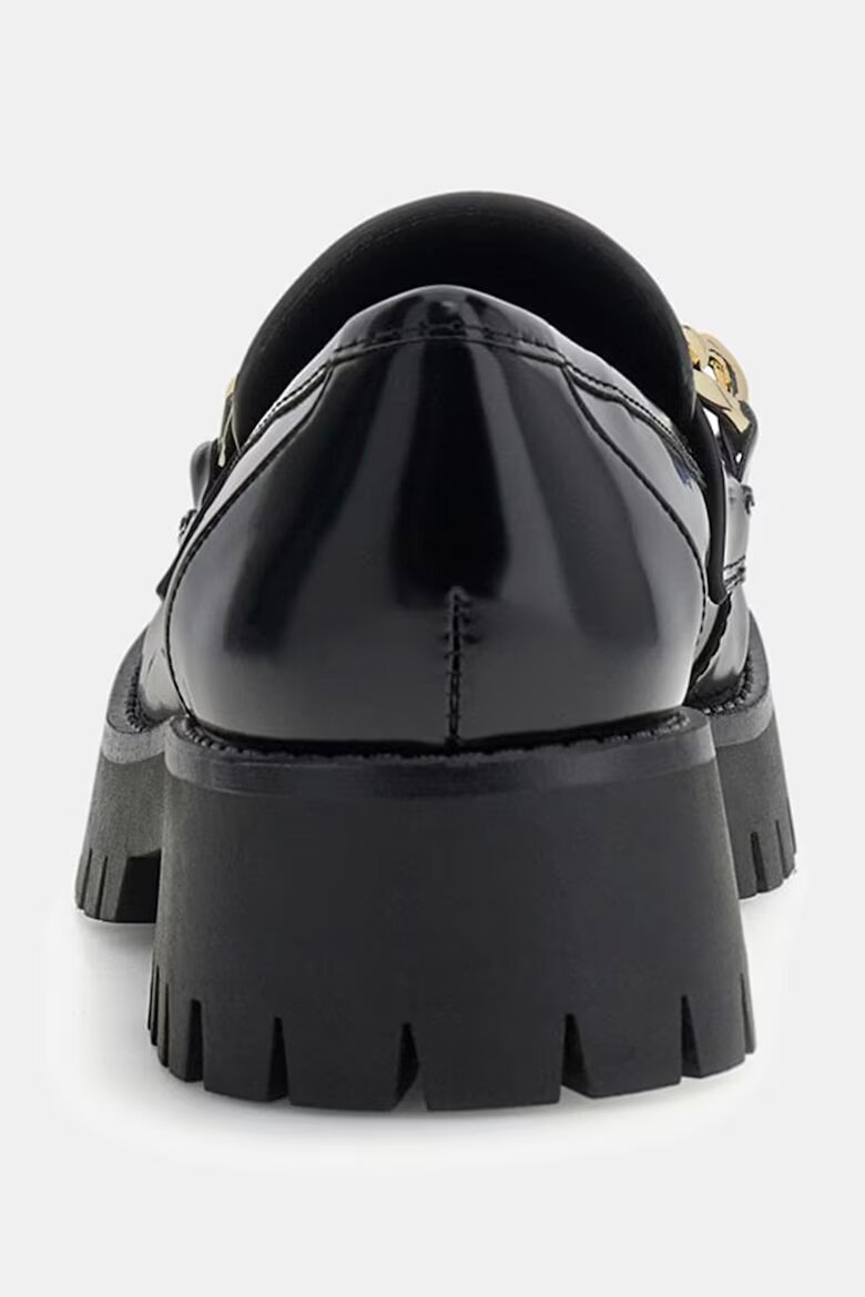 GUESS Полускосени скосени мокасини с верижка Черен