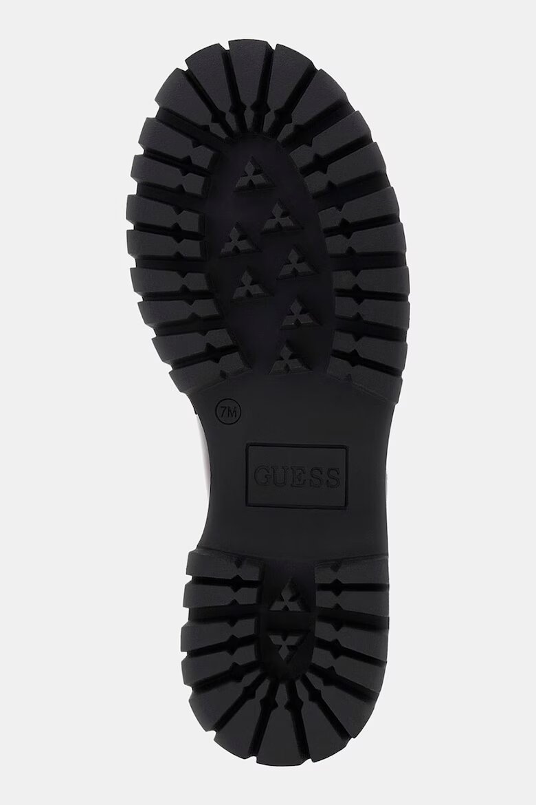 GUESS Полускосени скосени мокасини с верижка Черен