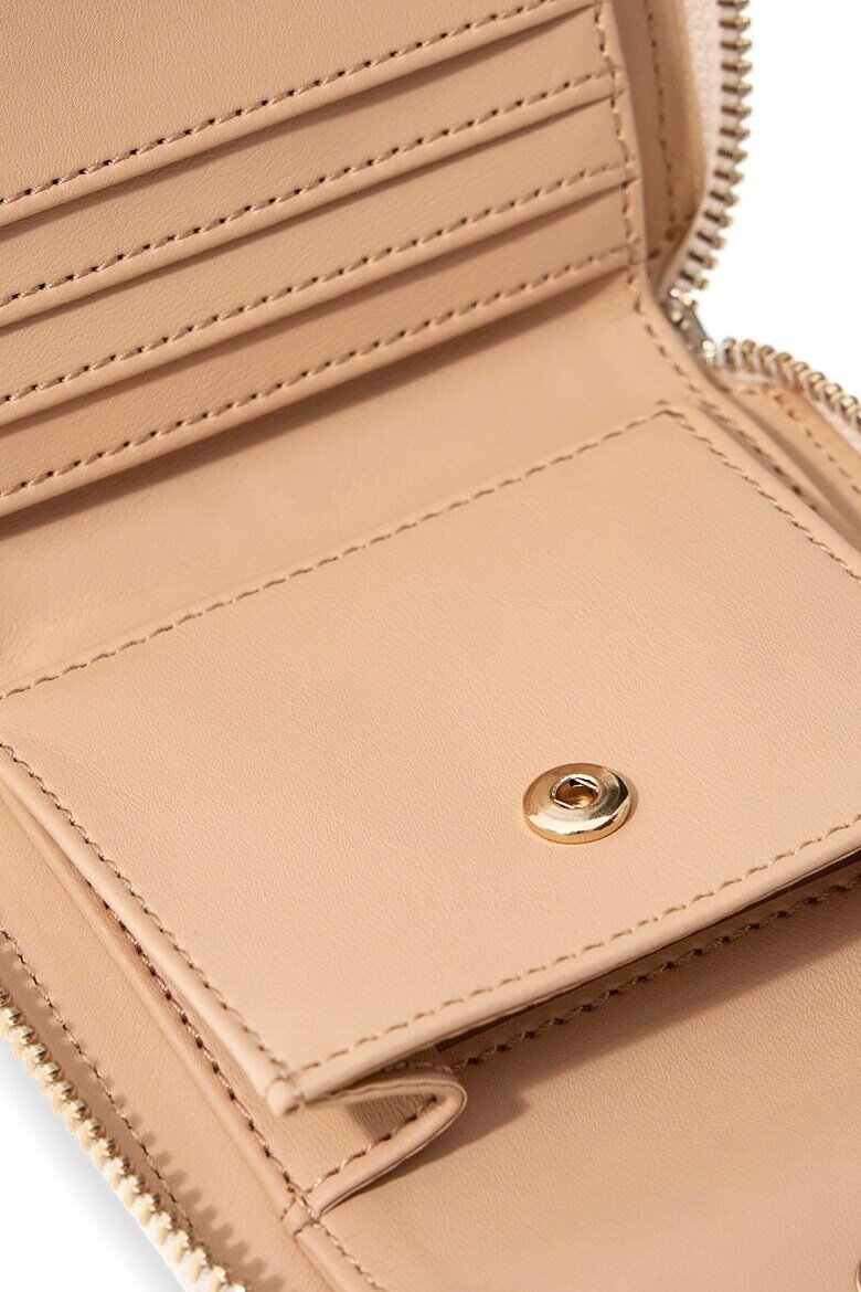 GUESS Портфейл Carrie от еко кожа с лого Бежов