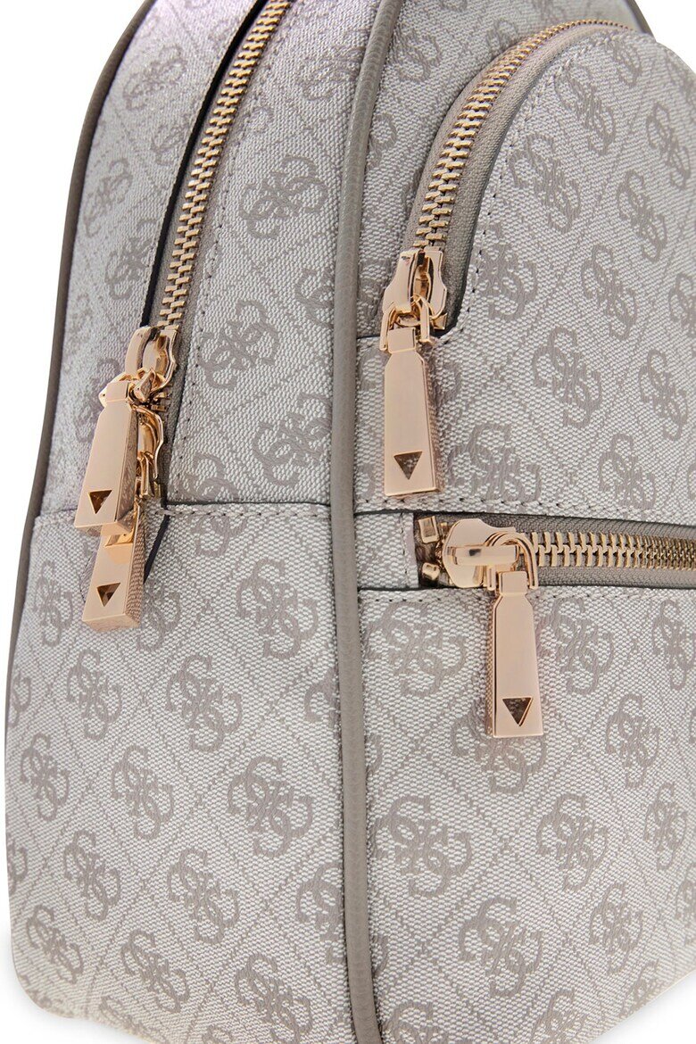 GUESS Раница Manhattan II от еко кожа с монограм Светло сив/Сиво-кафяв