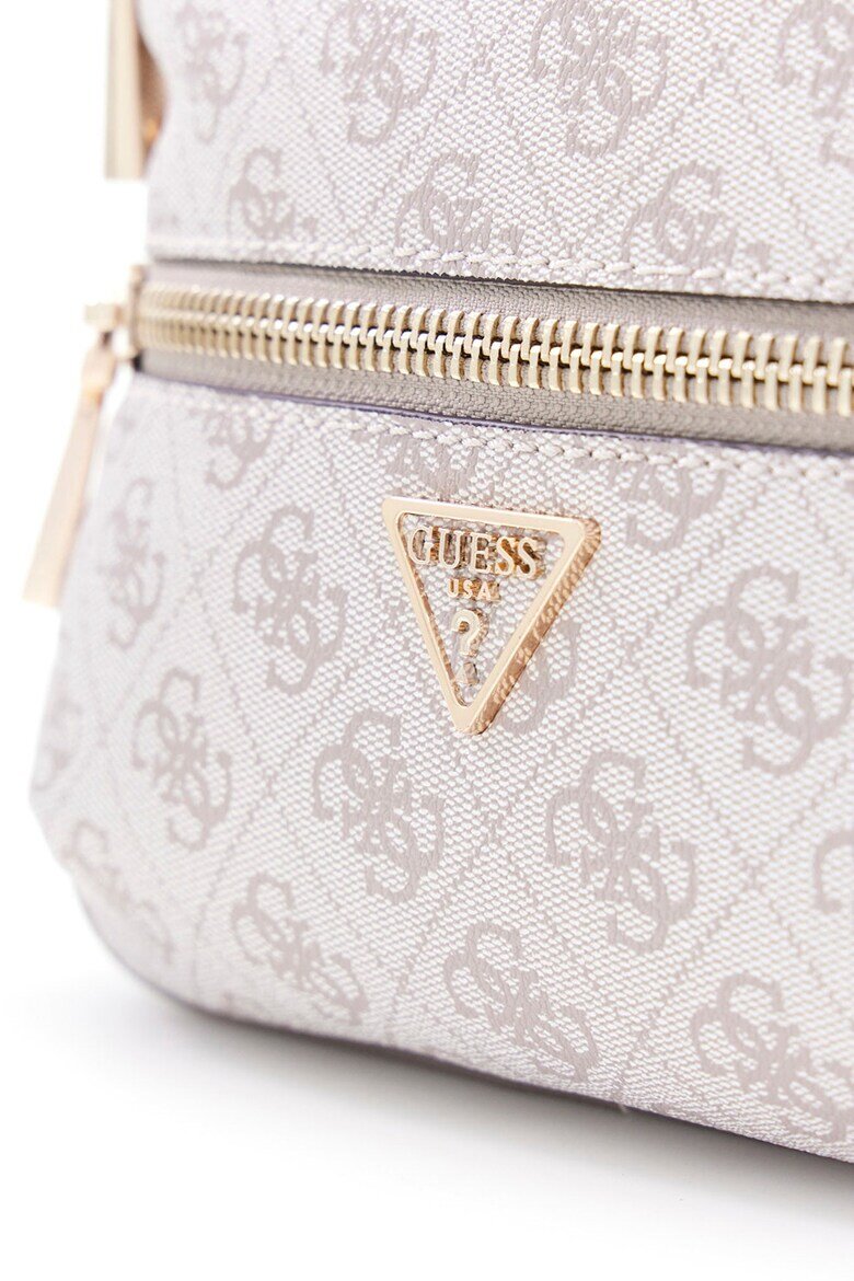 GUESS Раница Manhattan II с монограм Светло сив/Сиво-кафяв