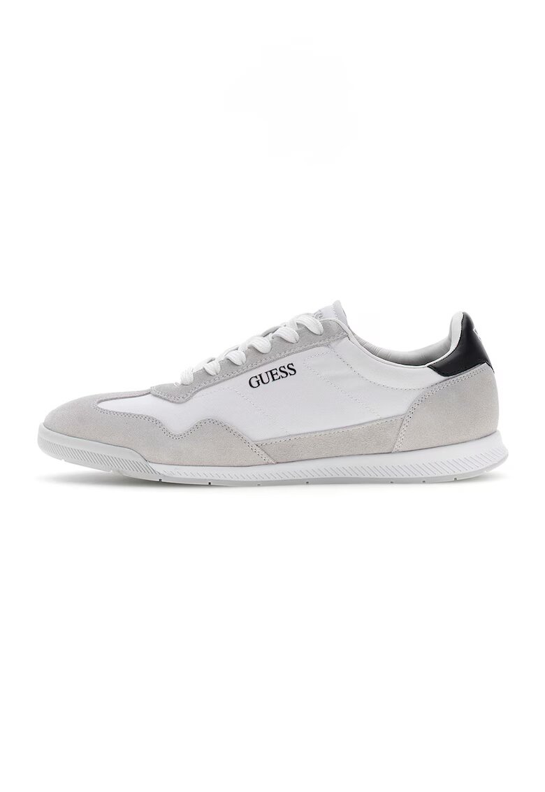 GUESS Спортни обувки с велур - Бял/Светло сив