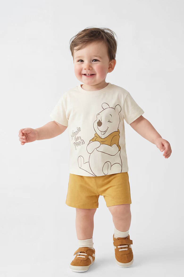 LC WAIKIKI Памучна тениска с Winnie The Pooh и шорти - 2 части Бежов/Синапено жълто