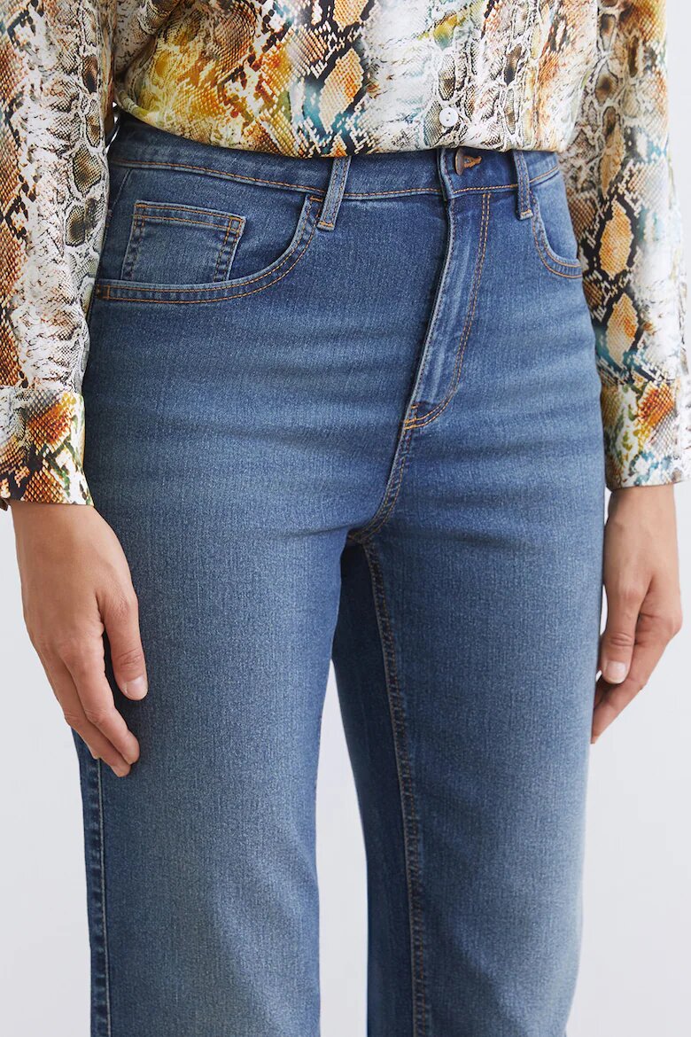 LC WAIKIKI Скъсени дънки стил Mom Fit Светлосин