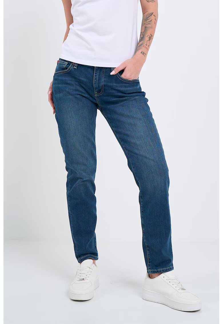Lee Cooper Прави дънки с 5 джоба