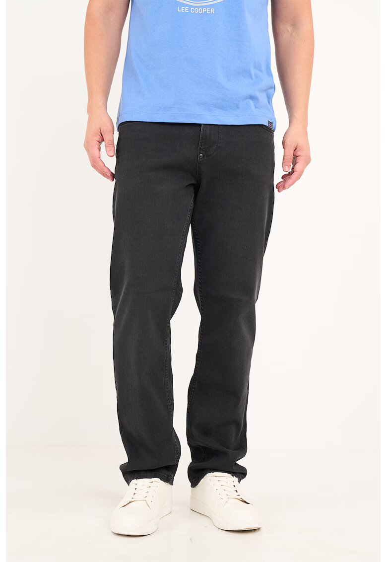 Lee Cooper Прави дънки с 5 джоба