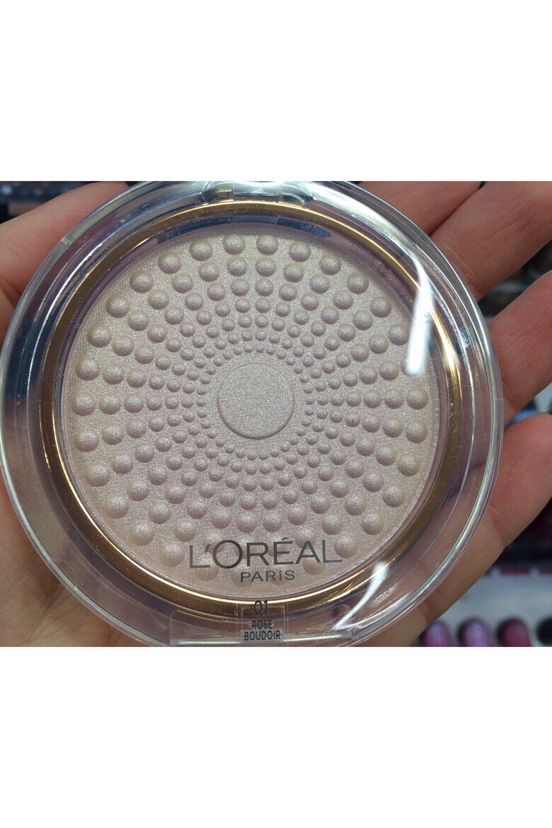 L'Oreal Paris Озаряваща пудра L'Oreal Lumi Magique Pearl 01 Rose Boudoir 10гр