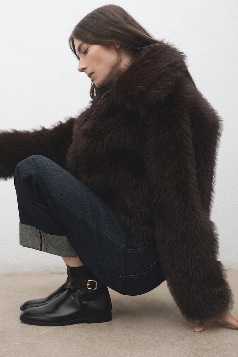Mango Боти Chelsea от еко кожа с декоративни каишки Черен