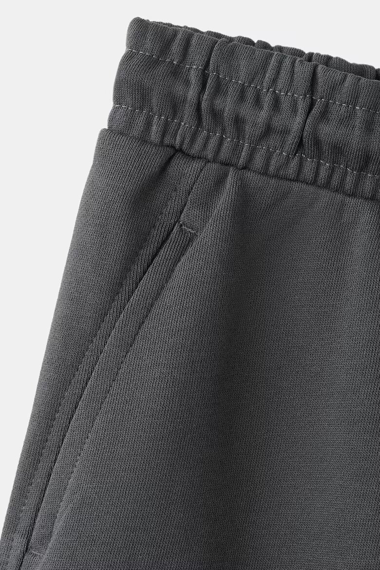 Mango Къс спортен панталон със скосени джобове Антрацитно сиво