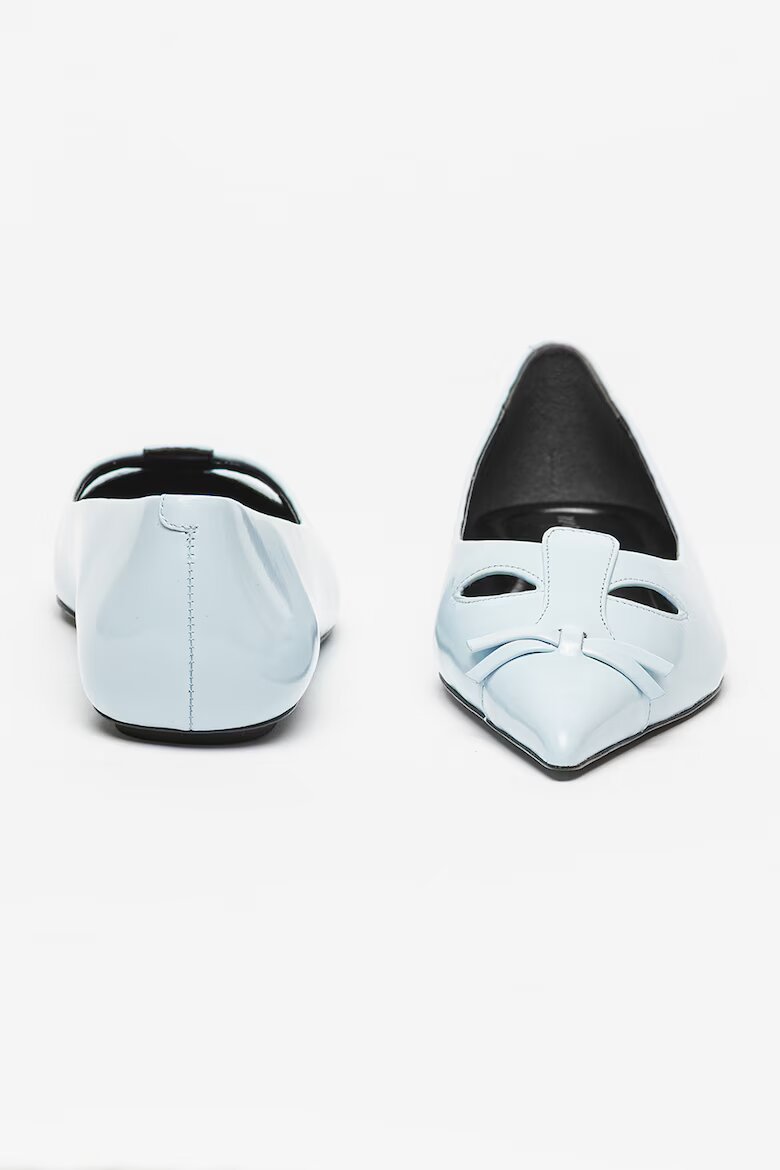 Marc Jacobs Кожени пантофки The Kat с отвори Ледено синьо